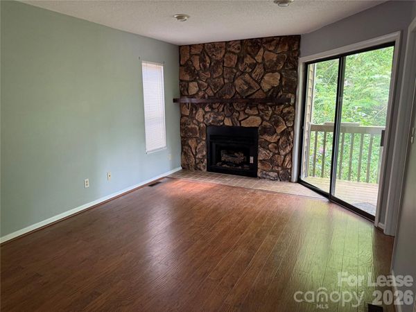 1420 11th Street Drive NW, Hickory, NC 28601