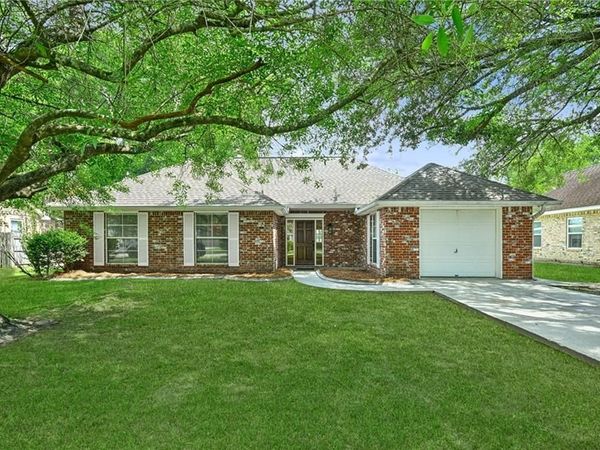 202 YVONNE Avenue , Abita Springs, LA 70420
