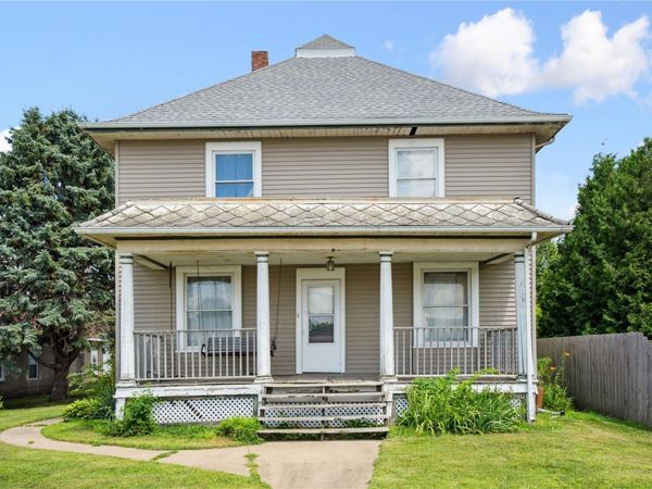 614 Main Street , Lowden, IA 52255