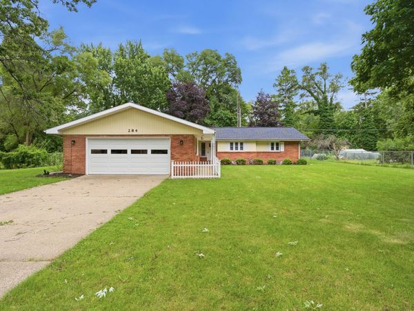 284 Hoover Avenue, Benton Harbor, MI 49022