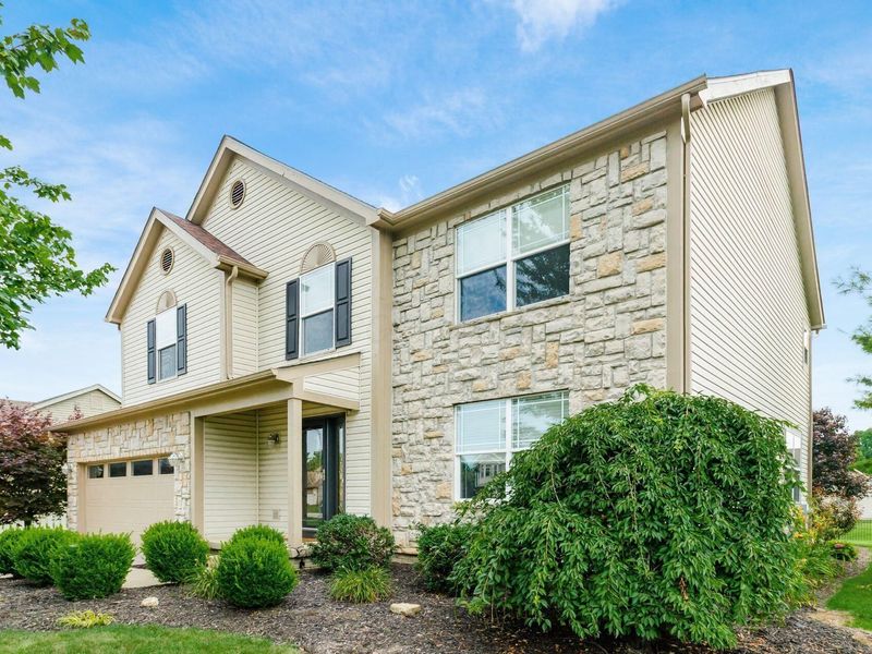 4690 Helmsbridge Court, Grove City, OH 43123 Photo 3