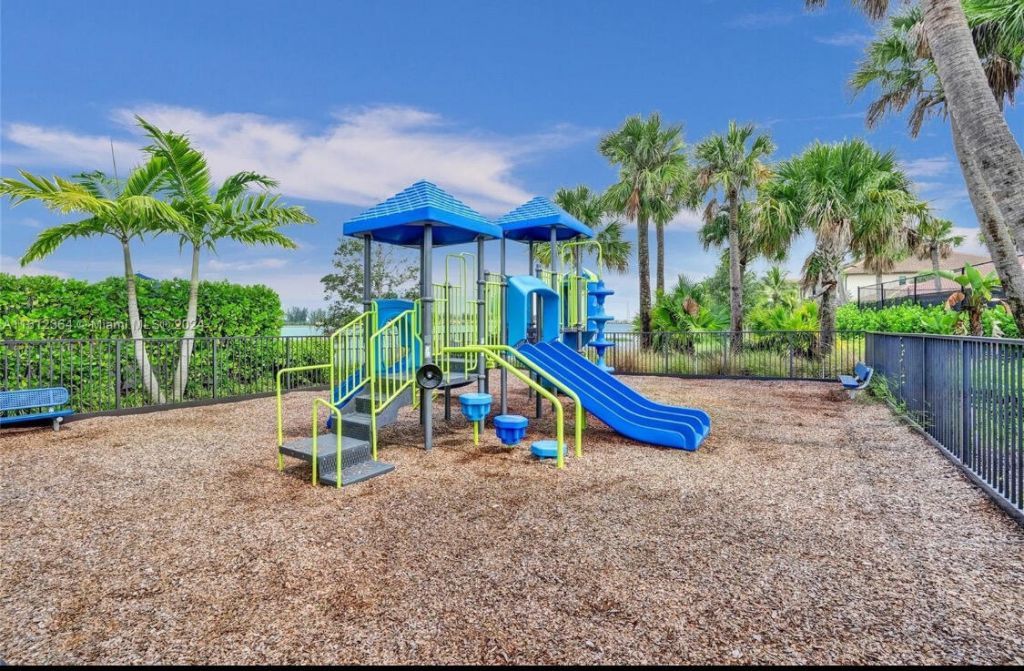 8720 E Baypoint Circle, Parkland, FL 33076 Photo