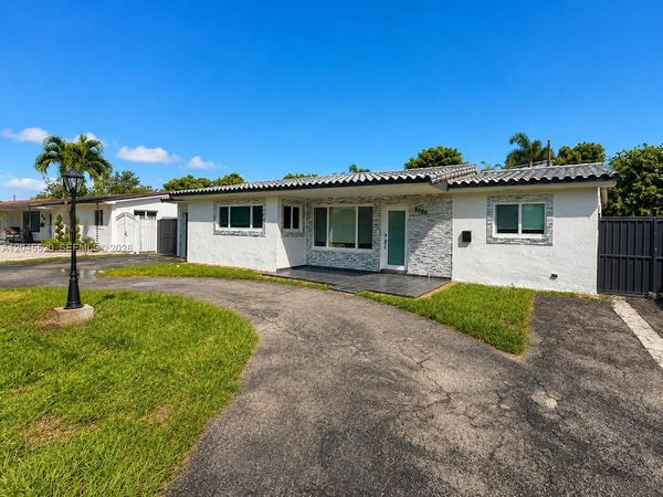 8090 W 18th Lane Rd , Hialeah, FL 33014