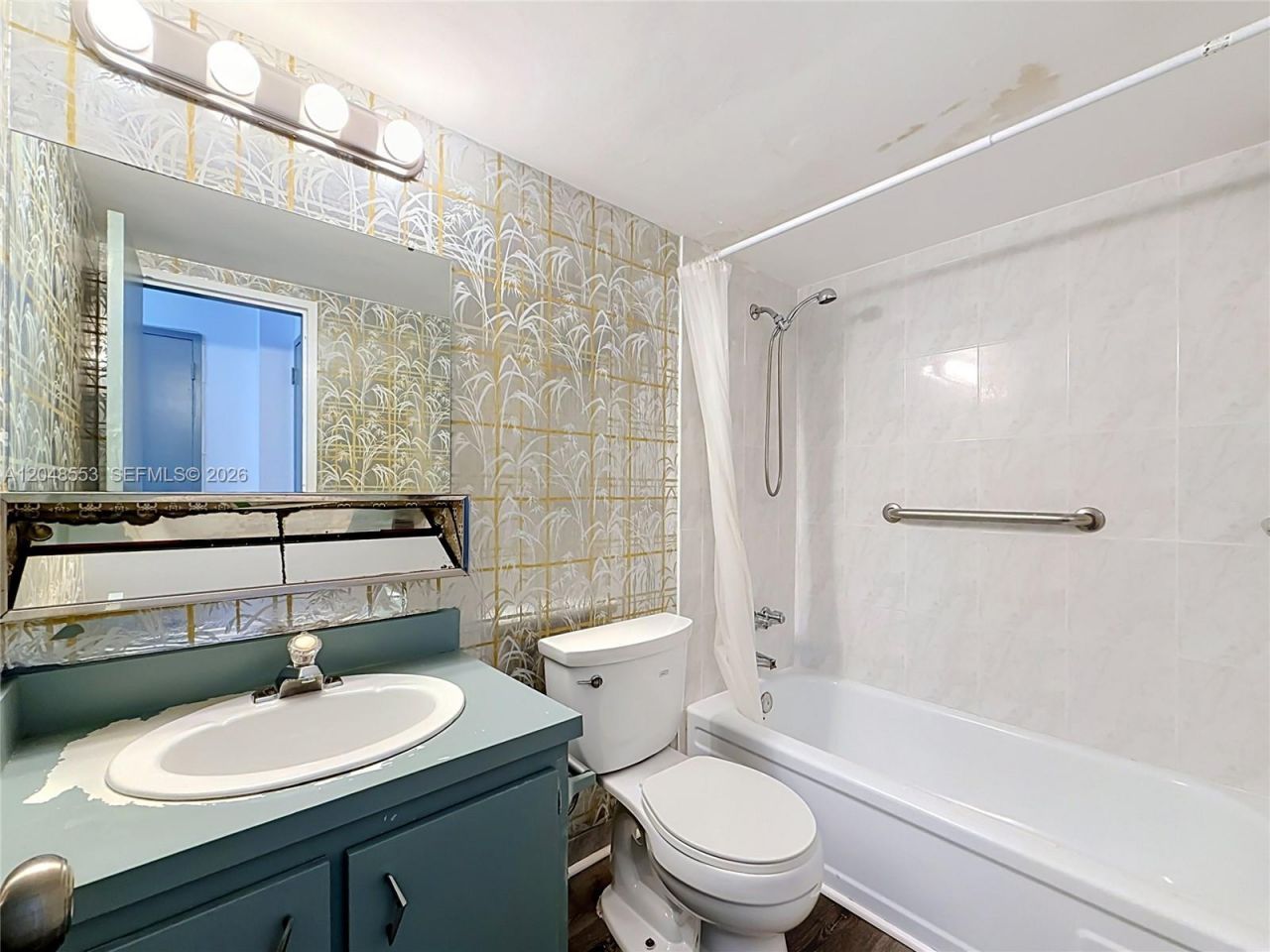 1228 West Ave, Unit 208, Miami Beach, FL 33139 Photo