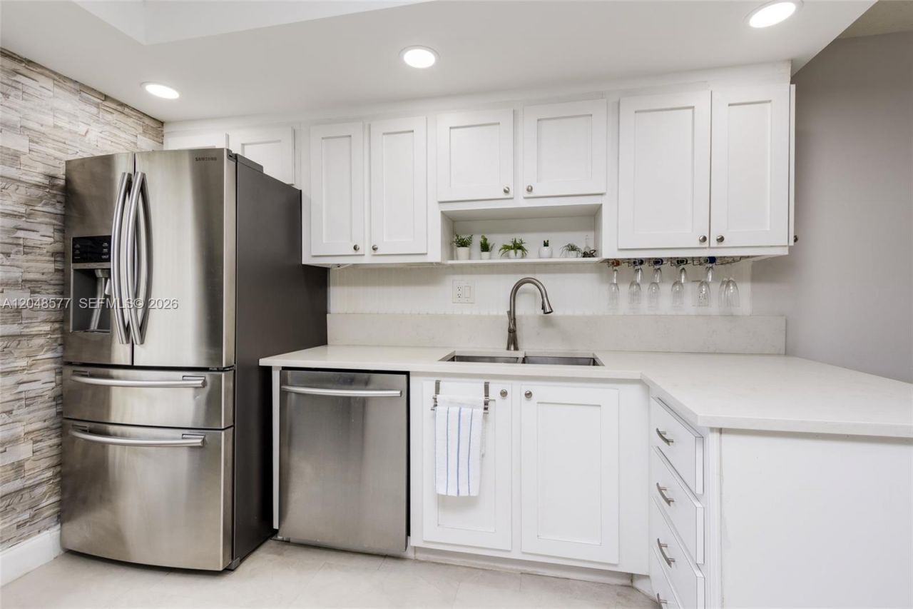 7032 SW 23rd St , Unit 16, Davie, FL 33317 Photo