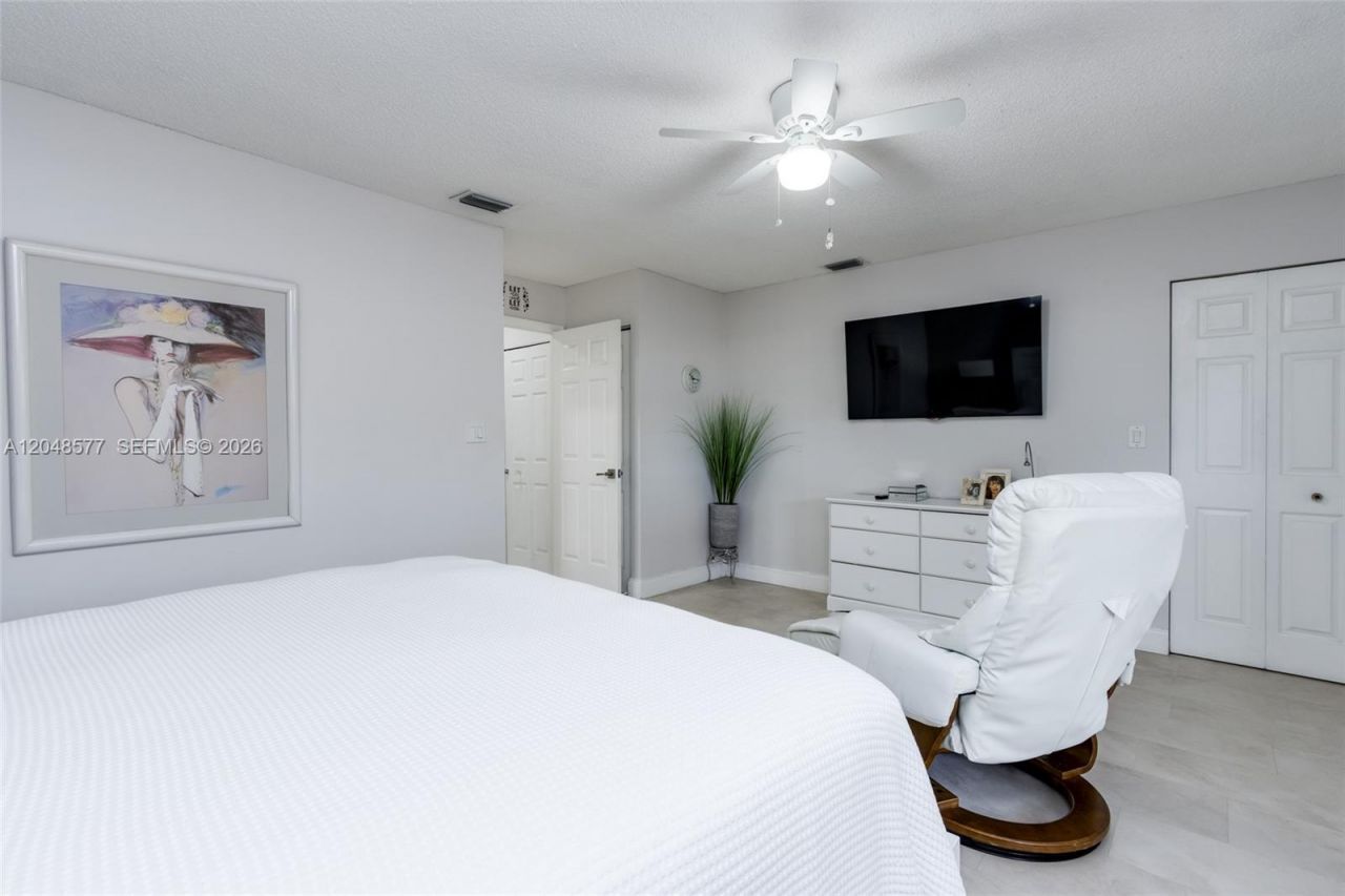 7032 SW 23rd St, Unit 16, Davie, FL 33317 Photo