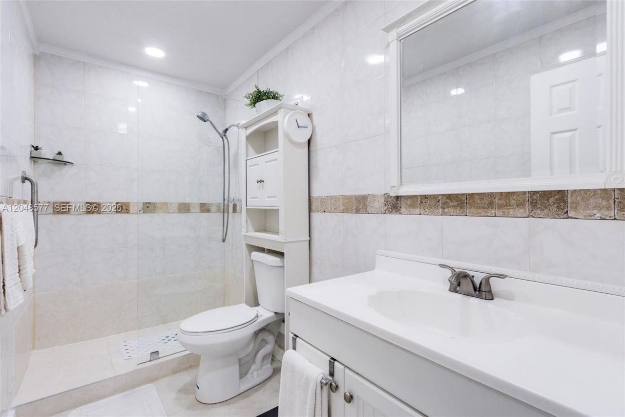 7032 SW 23rd St, Unit 16, Davie, FL 33317 Photo