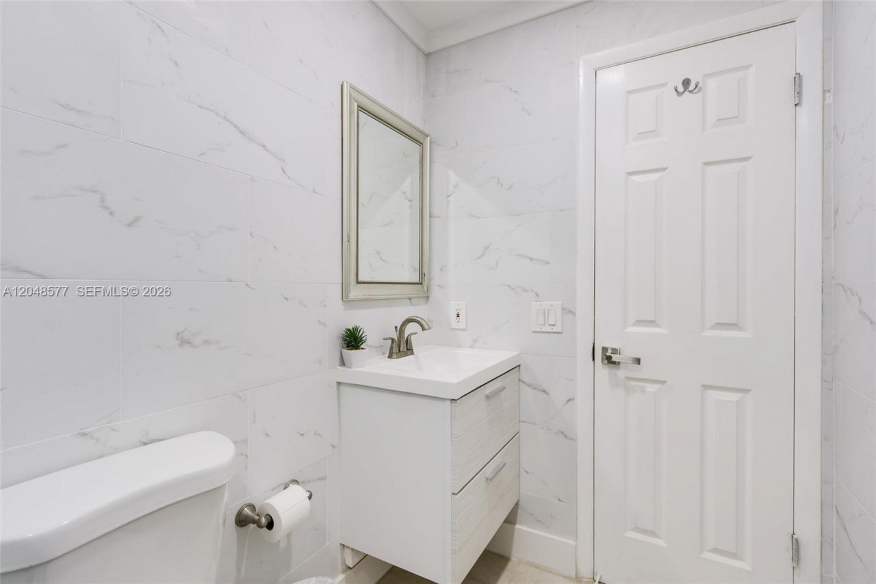 7032 SW 23rd St, Unit 16, Davie, FL 33317 Photo