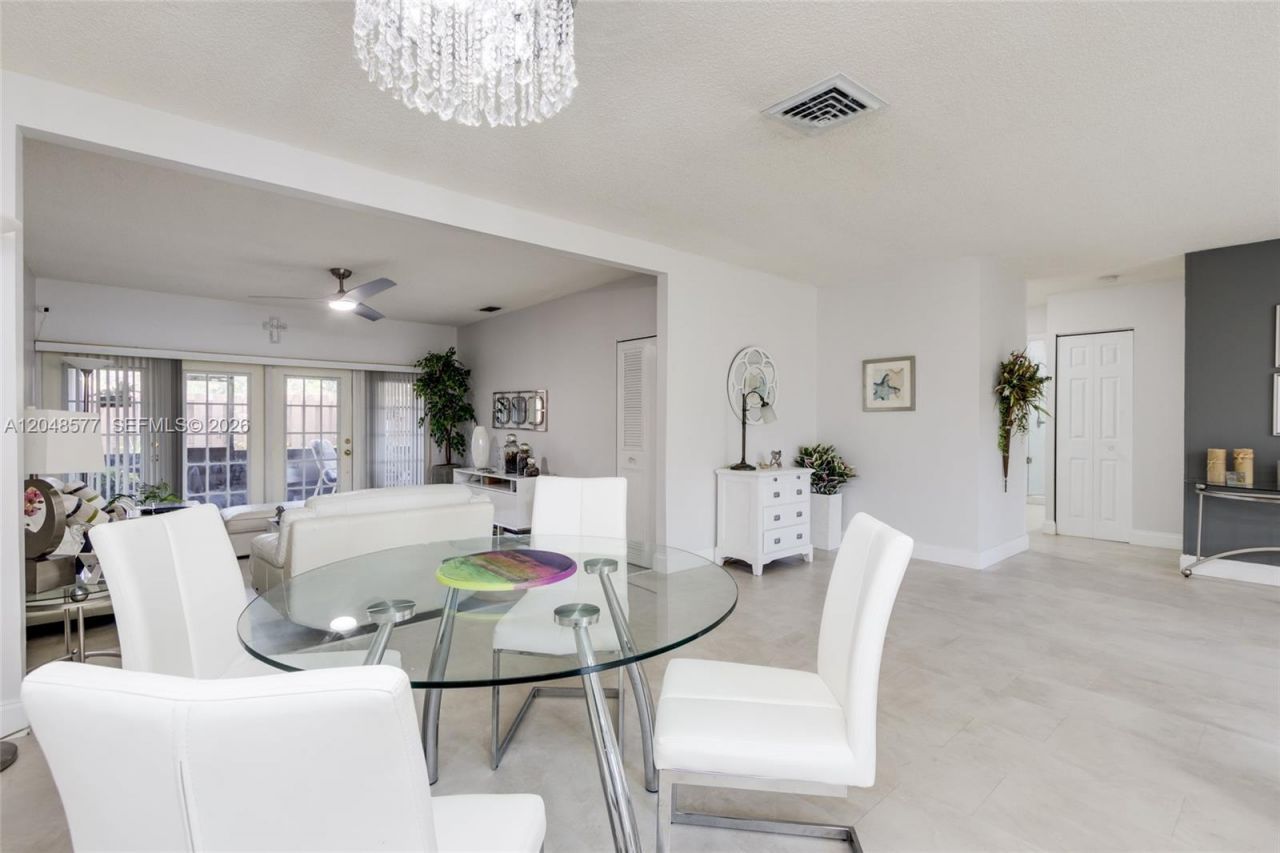 7032 SW 23rd St, Unit 16, Davie, FL 33317 Photo