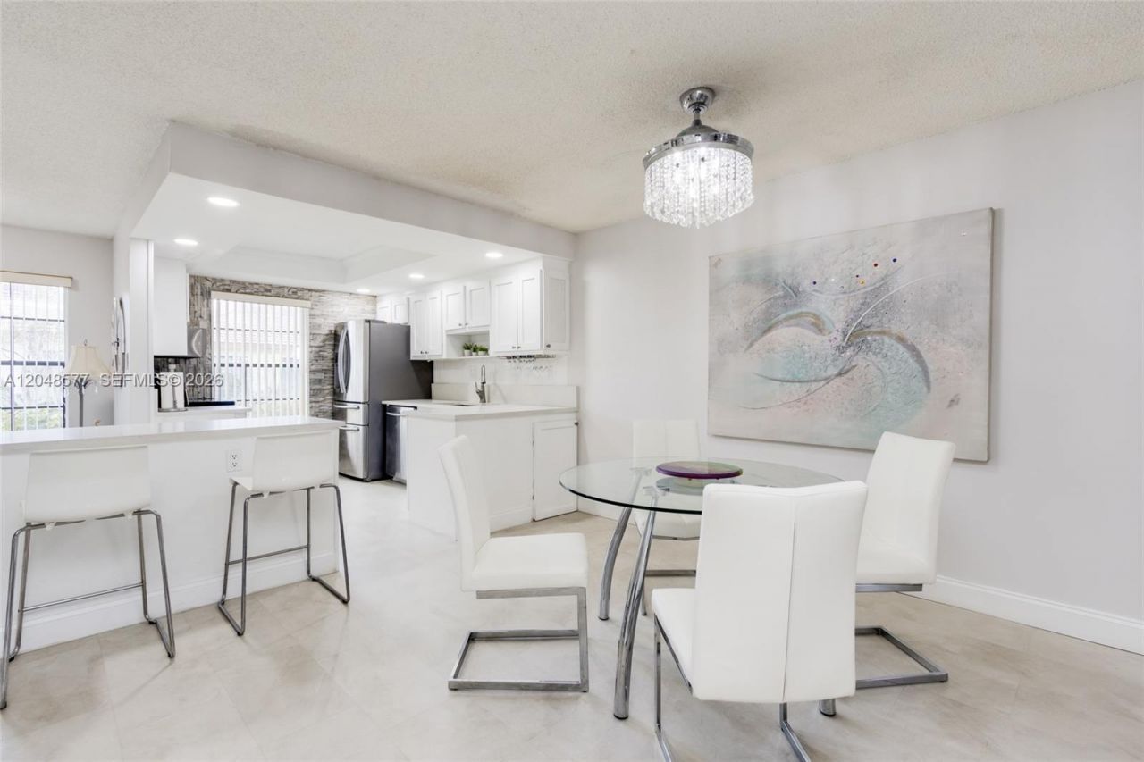 7032 SW 23rd St, Unit 16, Davie, FL 33317 Photo