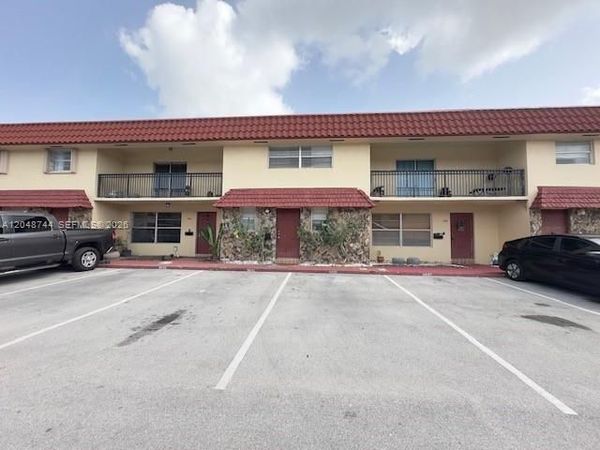 6631 SW 41st Pl, Unit 43, Davie, FL 33314