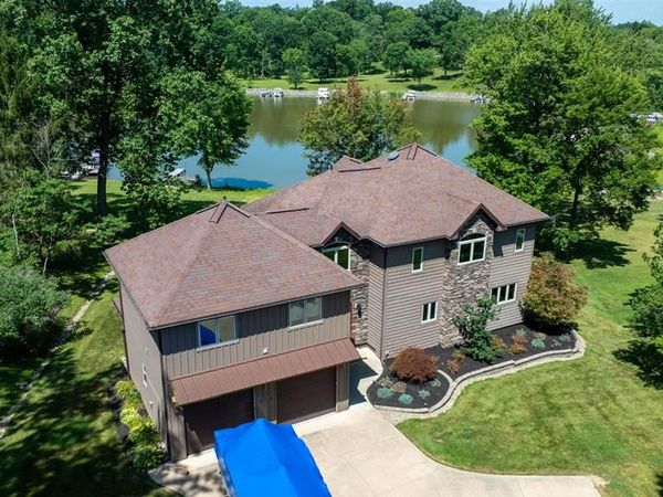 945 Pike Dr, Mansfield, OH 44903