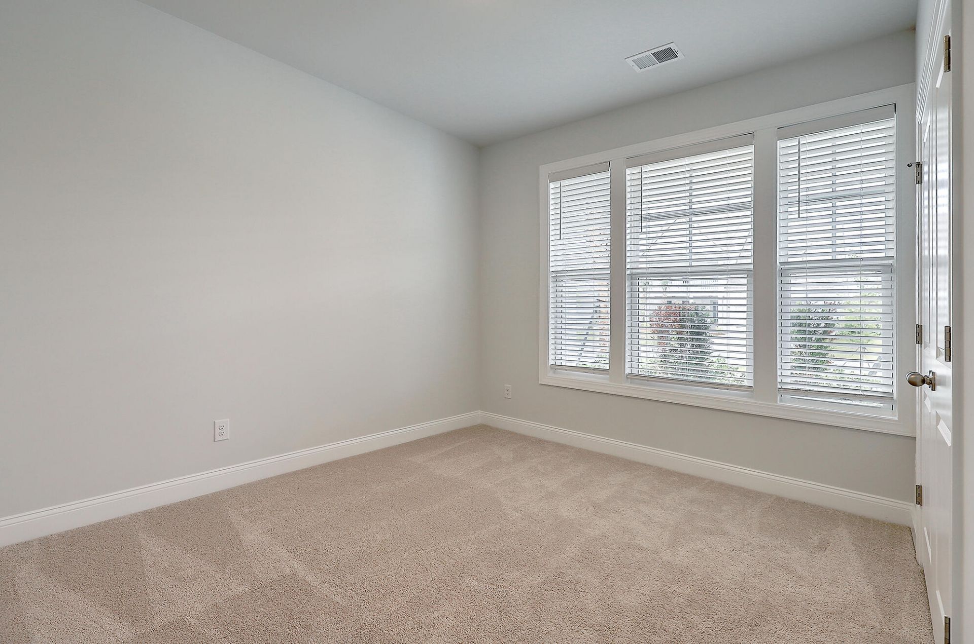 166 Whaler Avenue Photo 13