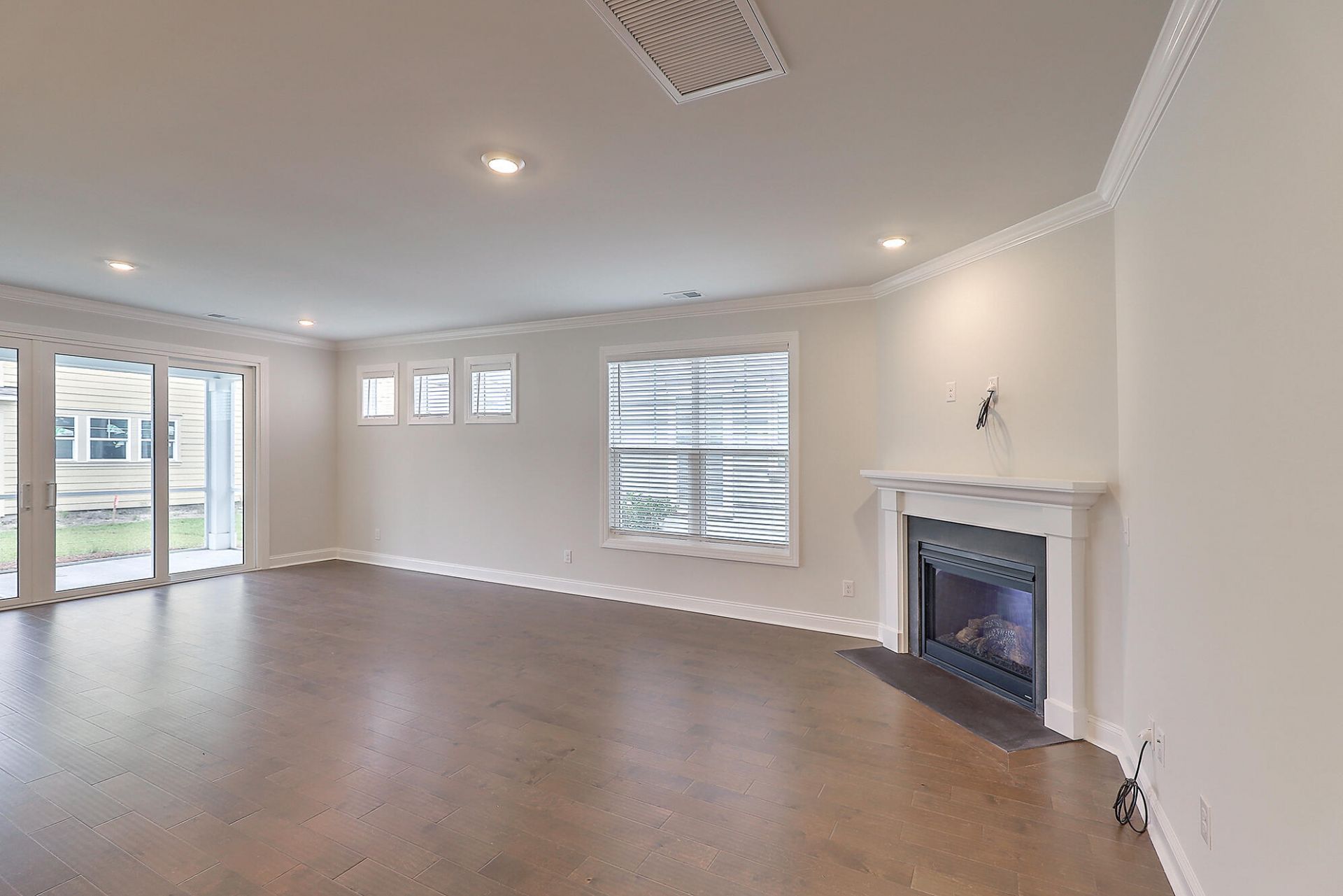166 Whaler Avenue Photo 4