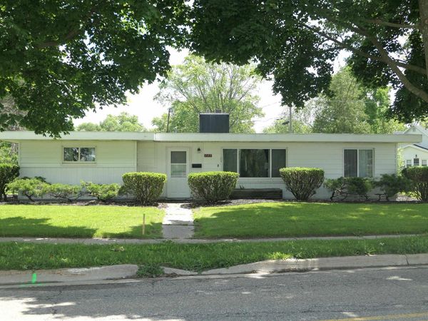 135 Riverside Drive, Alma, MI 48801
