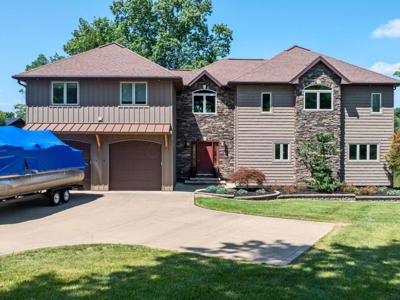 945 Pike Drive, Mansfield, OH 44903 Photo 2