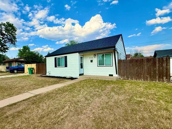 906 Nome Street , Aurora, CO 80010