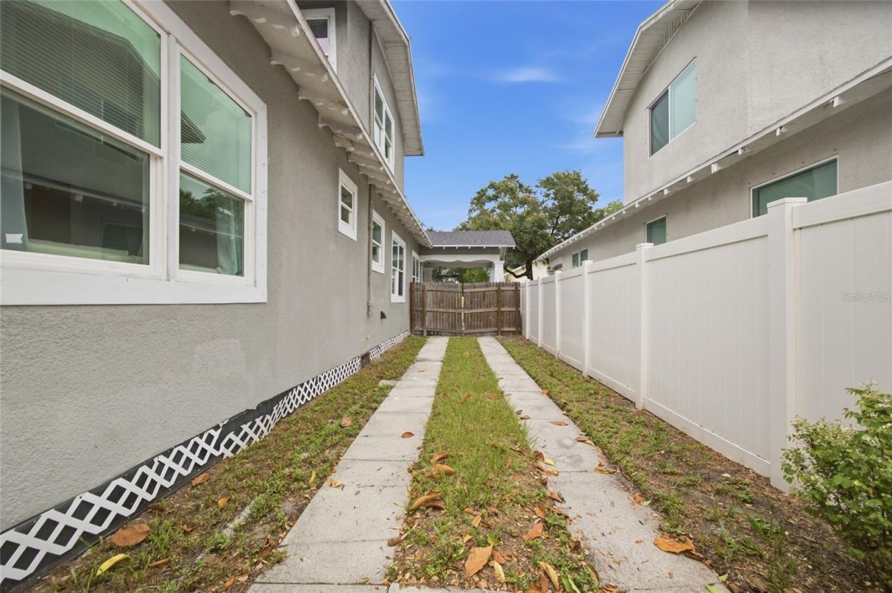 2132 W Beach Street , Tampa, FL 33607 Photo
