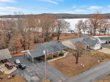 38 Elmhurst Lane, Murray, KY 42071