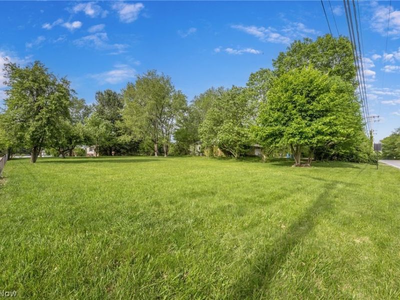 2607 Wise, North Canton, OH 44721 Photo 3