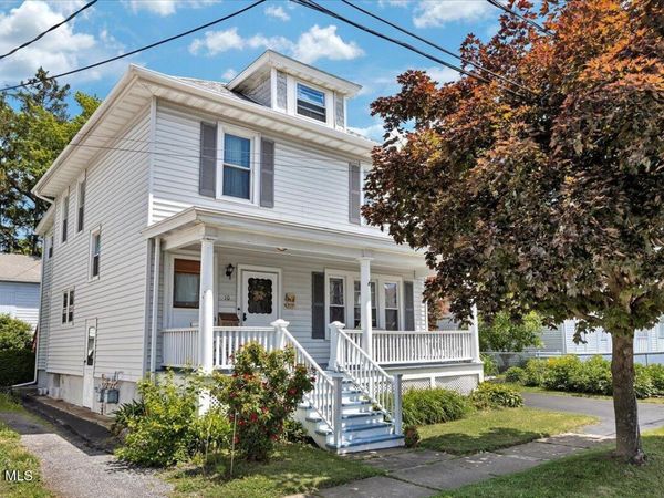 10 Oakwood Boulevard, Hudson, NY 12534