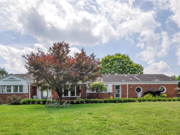 1 Swallow Hill Rd, Carnegie, PA 15106