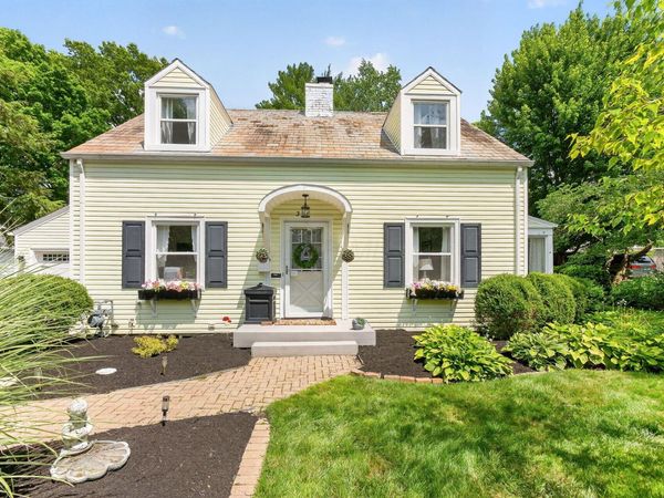 356 N Washington Street , Delaware, OH 43015