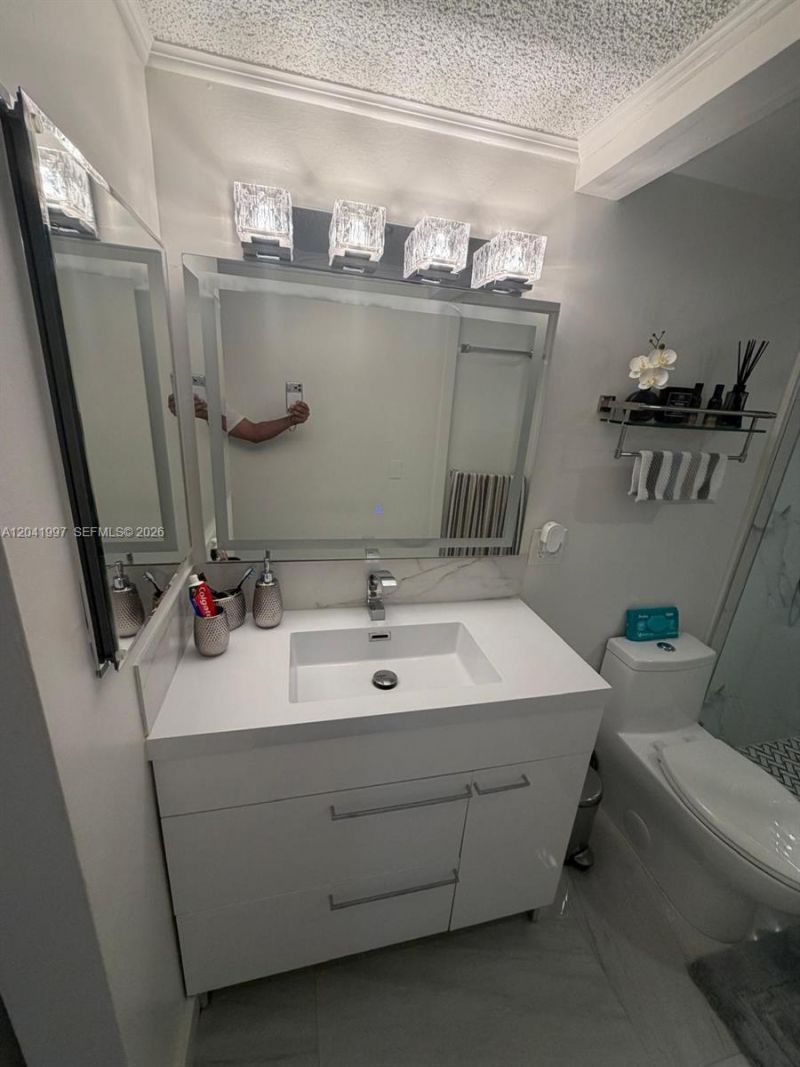 9520 SW 8th St , Unit 121, Miami, FL 33174 Photo