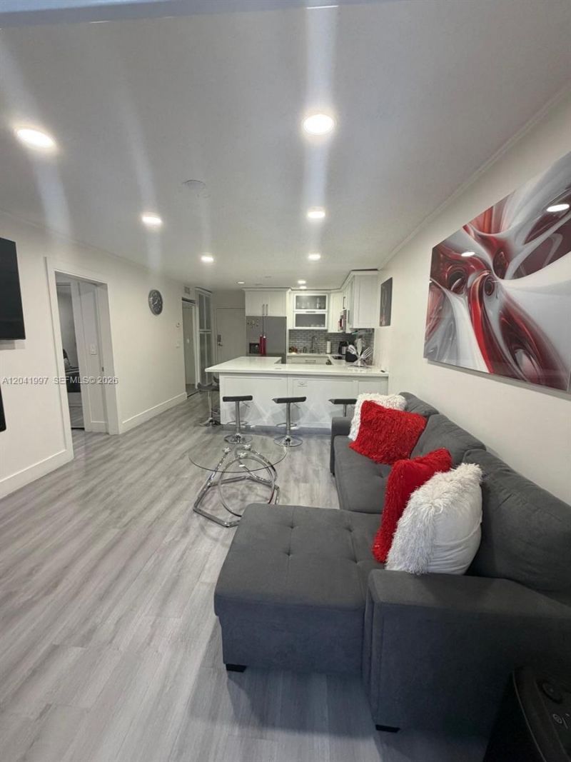 9520 SW 8th St , Unit 121, Miami, FL 33174 Photo