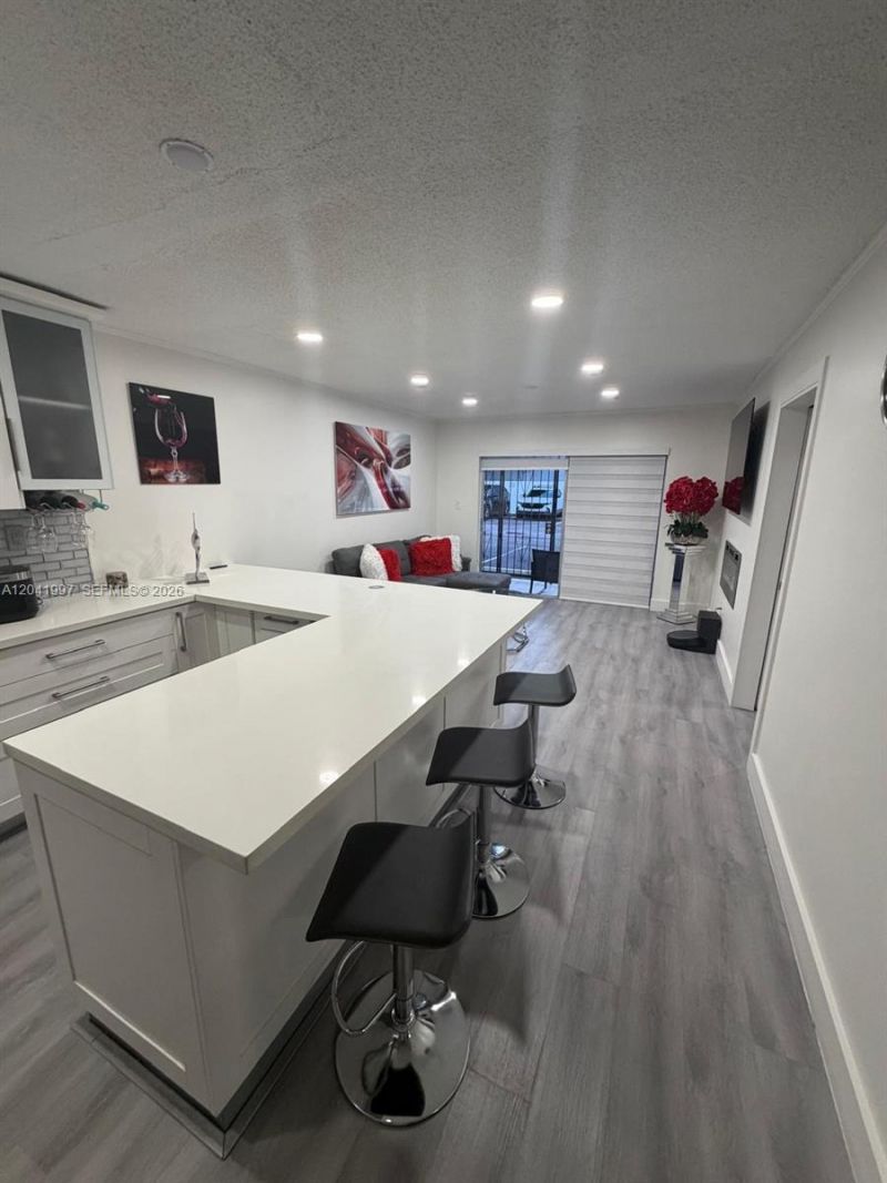 9520 SW 8th St , Unit 121, Miami, FL 33174 Photo