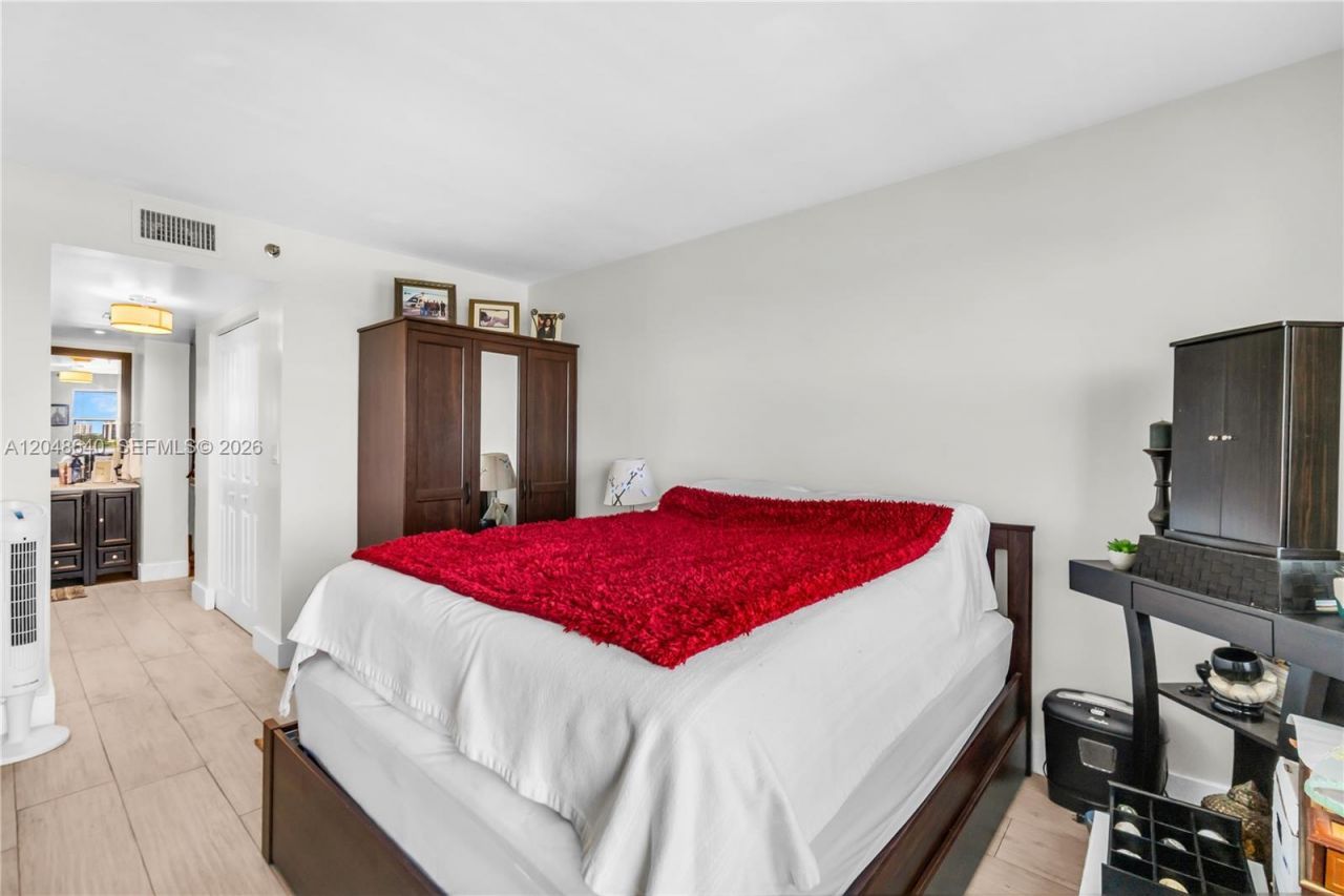 2351 Douglas Rd , Unit 1101, Miami, FL 33145 Photo