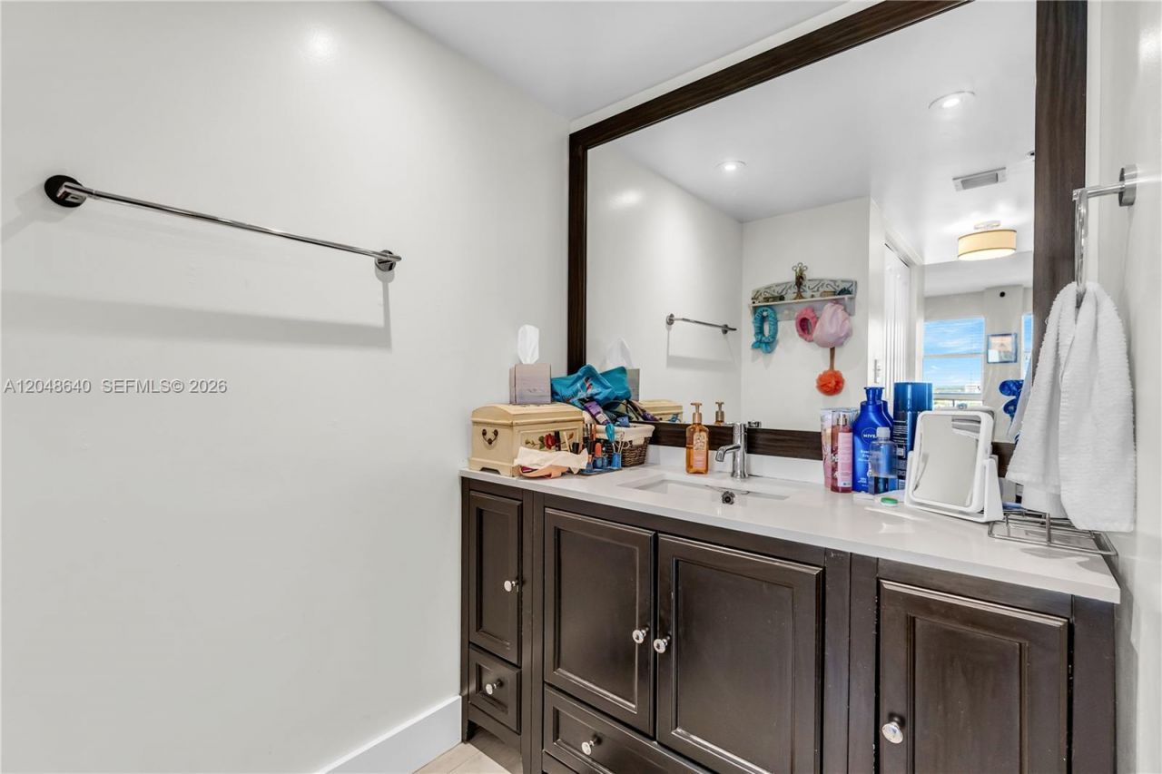 2351 Douglas Rd , Unit 1101, Miami, FL 33145 Photo