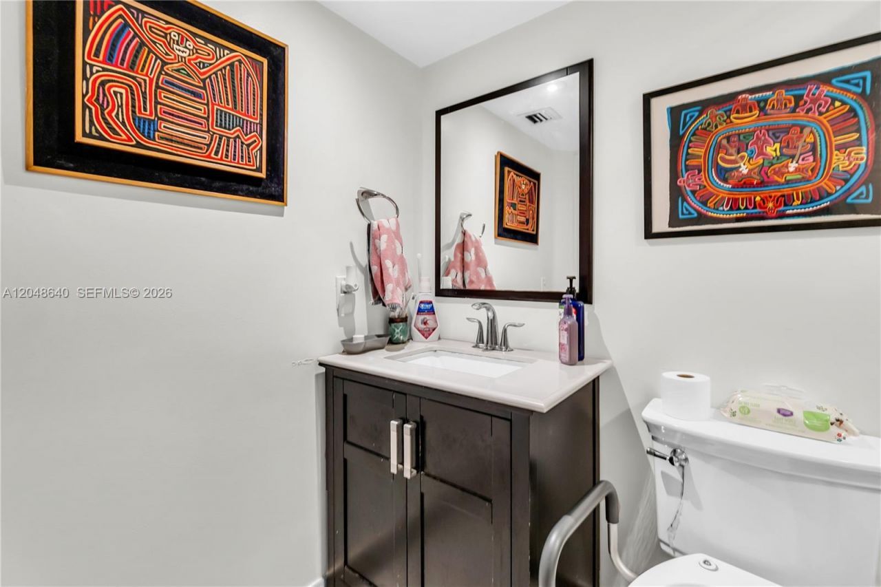 2351 Douglas Rd , Unit 1101, Miami, FL 33145 Photo