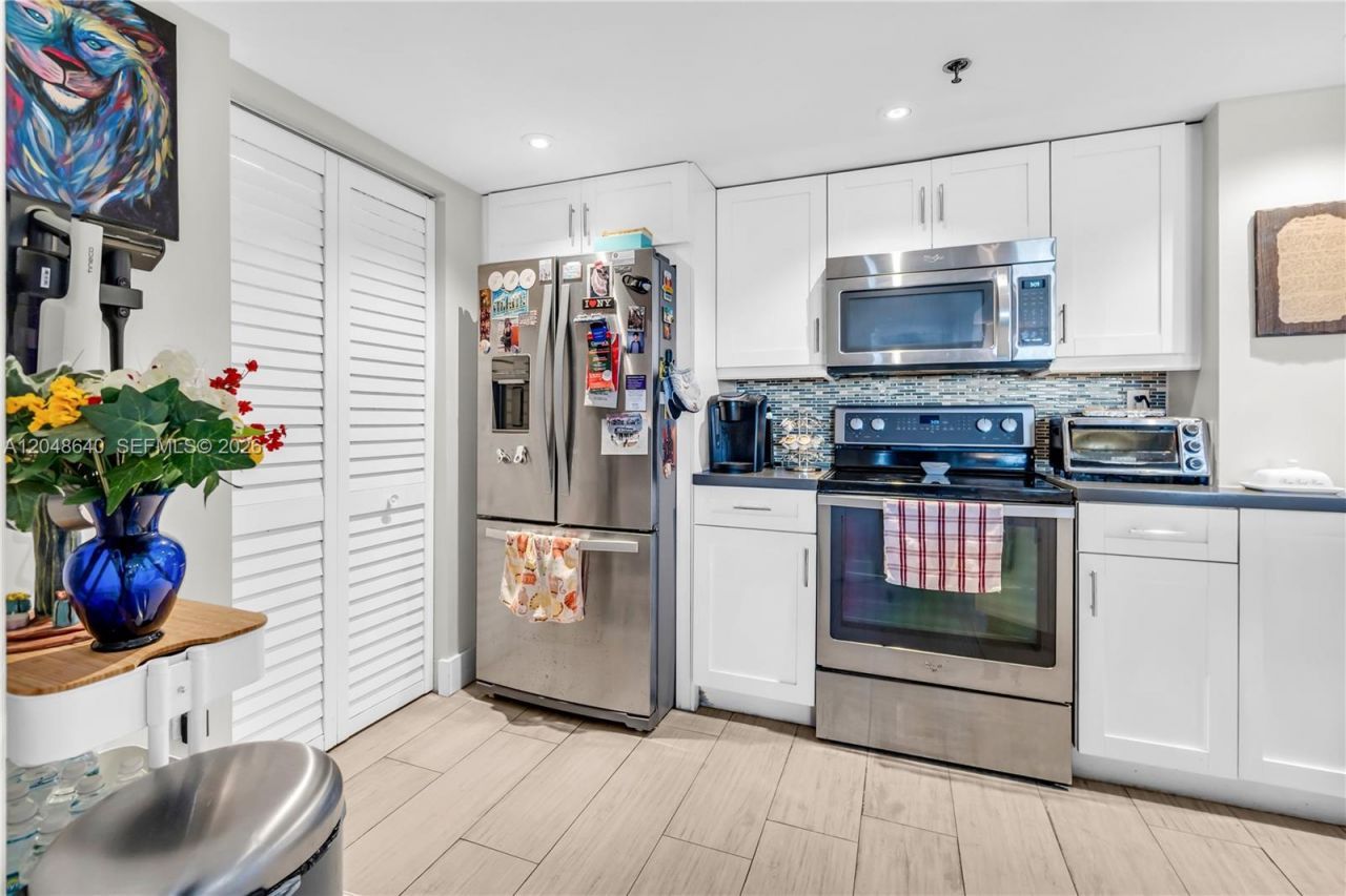 2351 Douglas Rd , Unit 1101, Miami, FL 33145 Photo