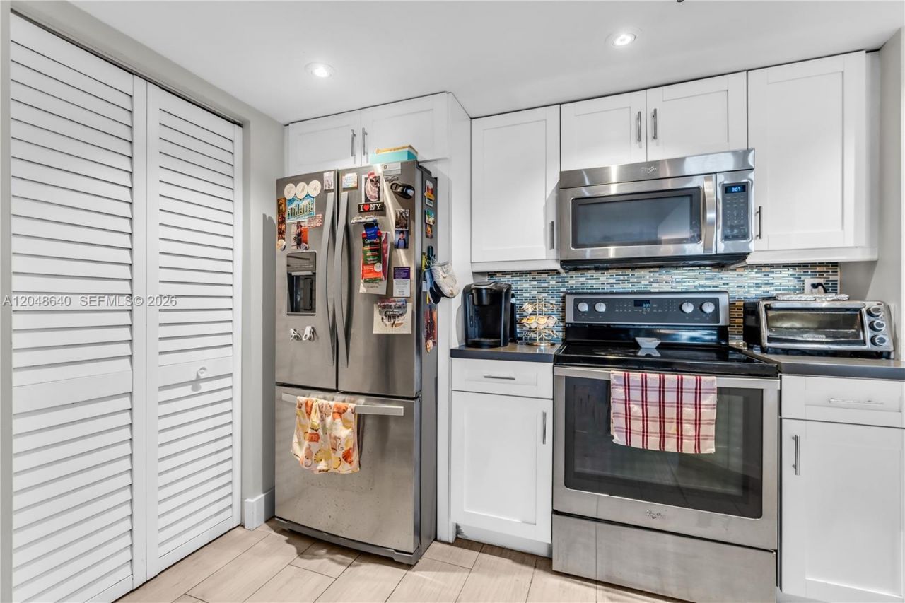 2351 Douglas Rd , Unit 1101, Miami, FL 33145 Photo