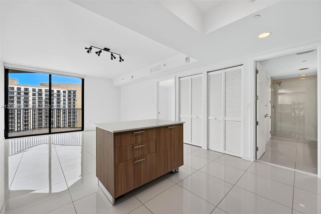 5300 Paseo Blvd, Unit 1505, Doral, FL 33166 Photo