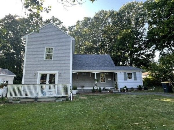 37 Henri St, Somerset, MA 02726