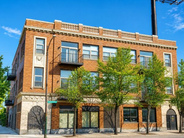 2375 W Montana Street , Unit 3B, Chicago, IL 60647