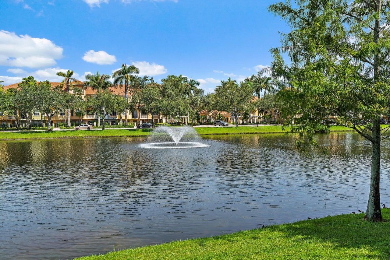 2916 Tuscany Court, Unit 201, Palm Beach Gardens, FL 33410 Photo
