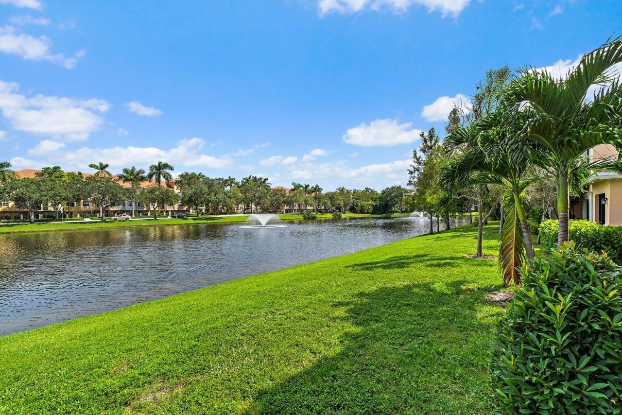 2916 Tuscany Court, Unit 201, Palm Beach Gardens, FL 33410 Photo