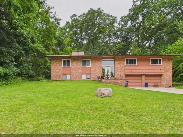 2450 BRENNER PLACE, Green Bay, WI 54301