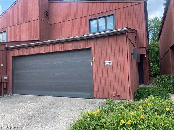 32738 Willow Brook Lane , North Ridgeville, OH 44039