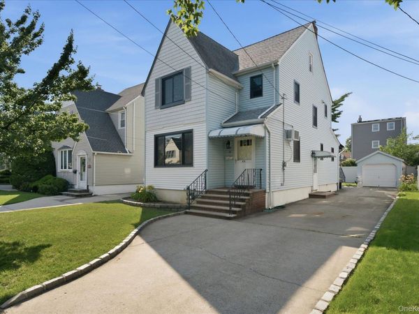45 Kenmore Road , Valley Stream, NY 11581