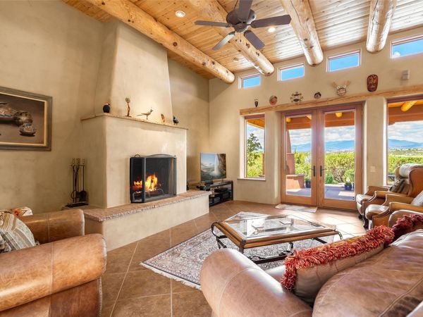 4 Calle Perezoso , Santa Fe, NM 87507