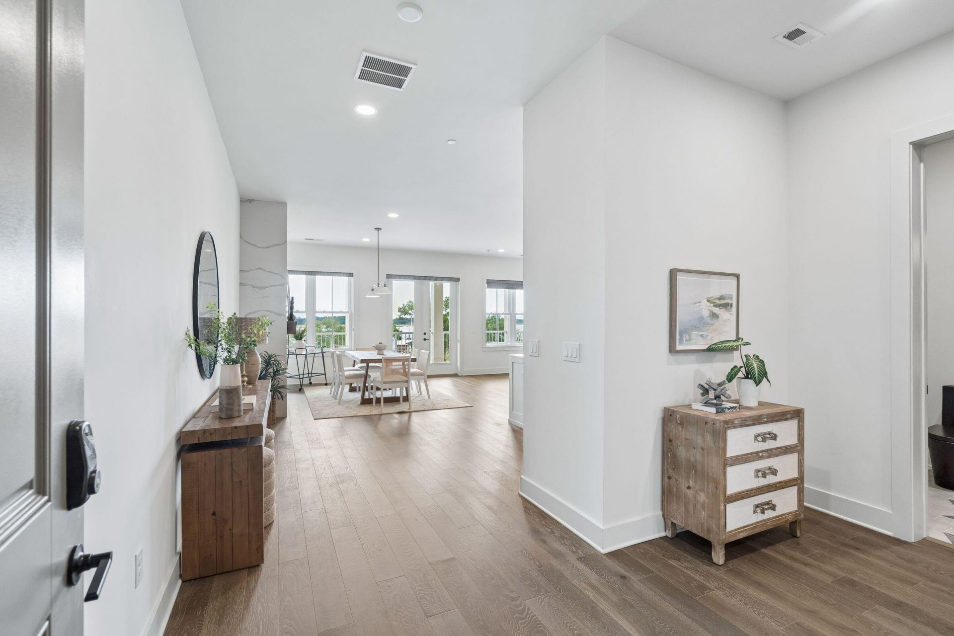 600 Waterman Street Photo 28