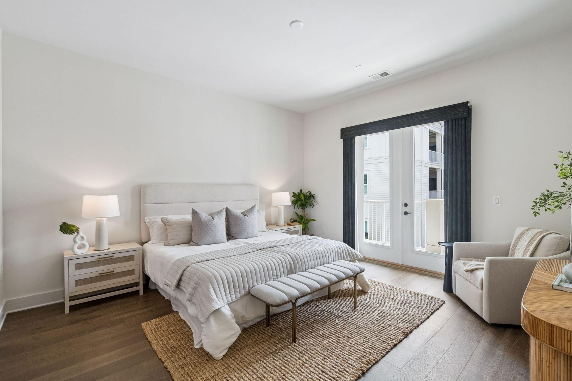 600 Waterman Street Photo 29