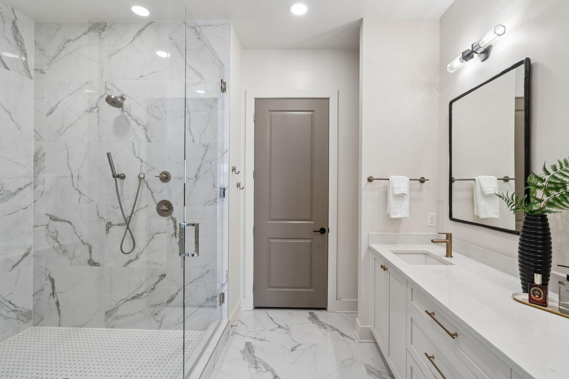 600 Waterman Street Photo 35
