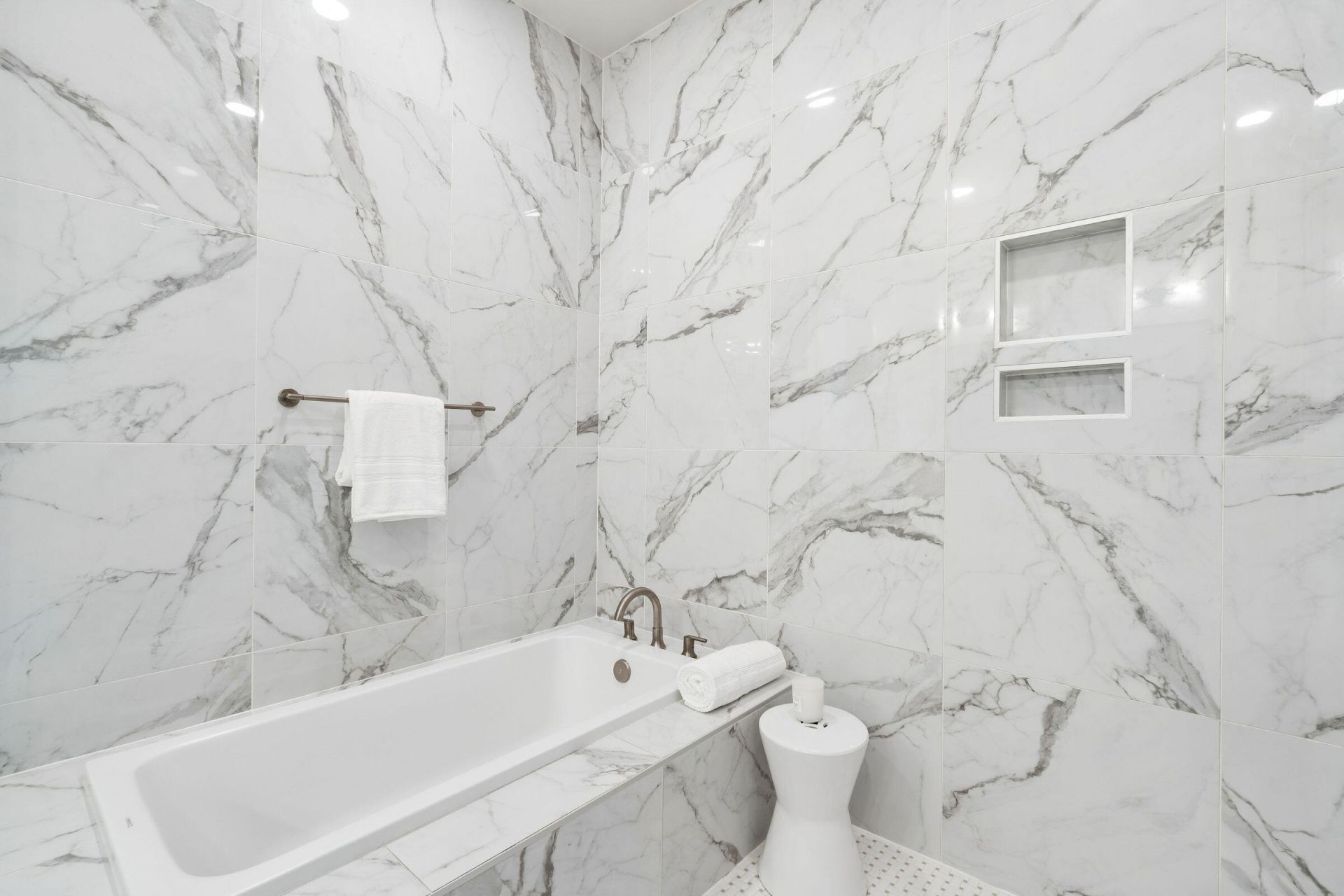 600 Waterman Street Photo 39