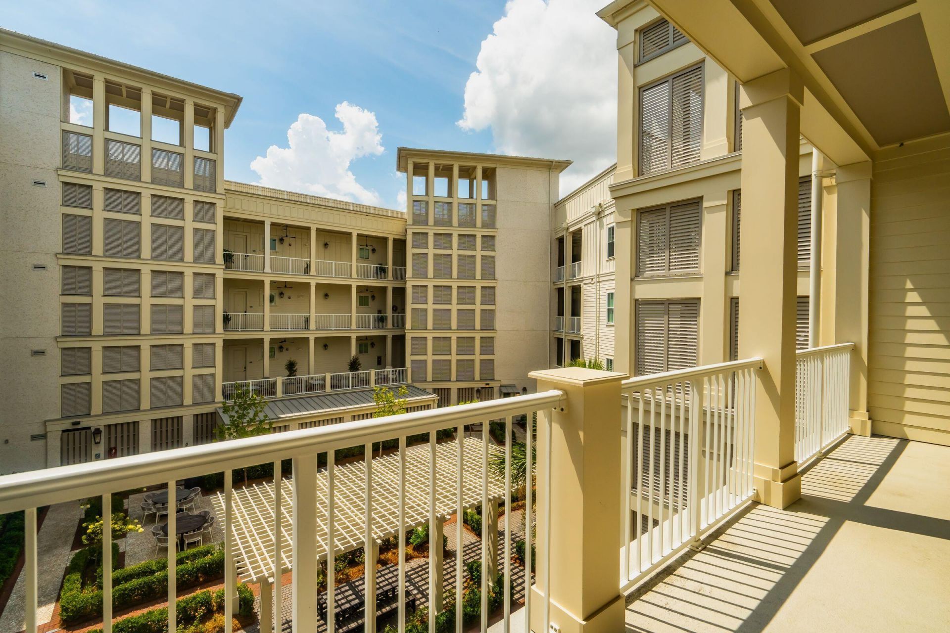 600 Waterman Street Photo 40