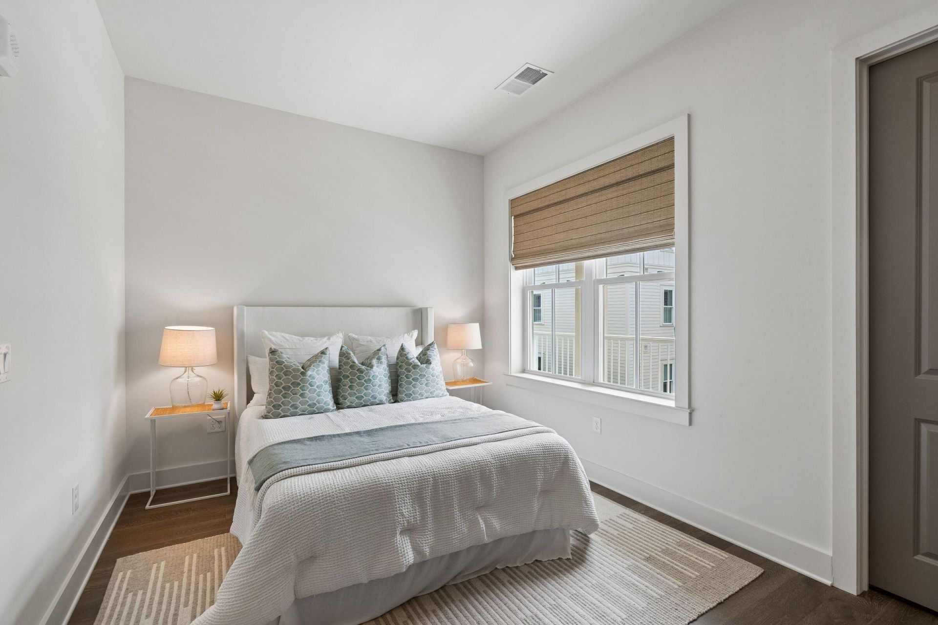 600 Waterman Street Photo 43